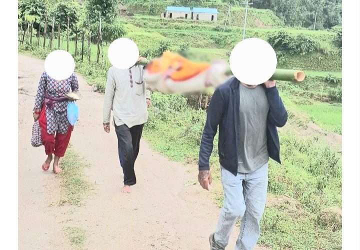 गाउँ घर रित्तिए सँगै लास उठाउन मलामी पाइएन!