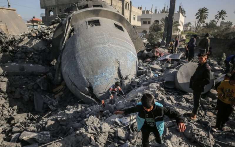 इजरायलको गाजा पट्टीमा फेरि आक्रमण, ४४ जनाको मृत्यु।