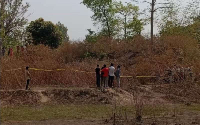 हेडिङ: सिरहामा १३ वर्षीया बालिकाको शव जुटको बोरामा बेरेर गाडिएको अवस्थामा फेला पर्‍यो