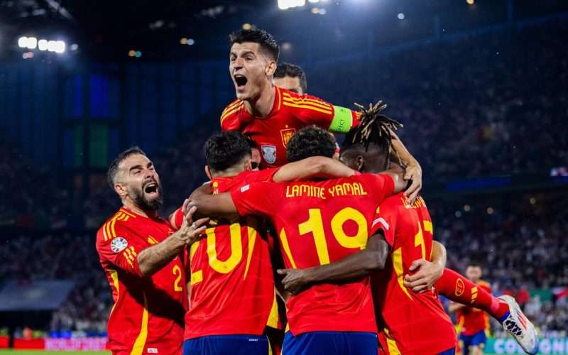 स्पेनले नेदरल्याण्ड्सलाई ५-४ ले हराउँदै तेस्रो पटक सेमिफाइनलमा ।