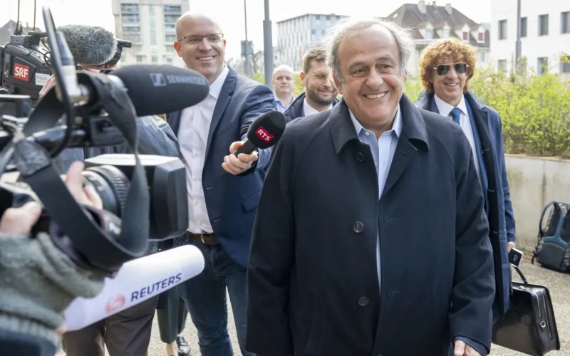 फिफाका पूर्व अध्यक्ष सेप ब्लाटर र फ्रान्सेली फुटबलर मिसेल प्लाटिनीलाई भ्रष्टाचारको आरोपबाट पाए सफाइ।