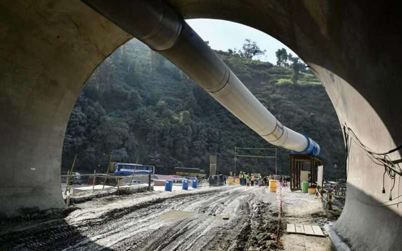 नागढंगा सिस्नेखोला सुरुङमार्ग र बलम्बु फ्लाइओभर निर्माण ।