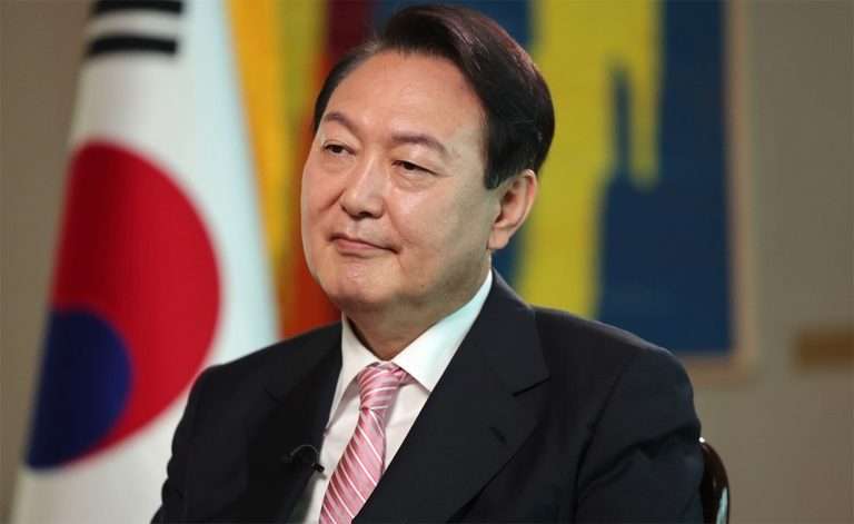 दक्षिण कोरियाका राष्ट्रपति युन सुक योल बर्खास्त।