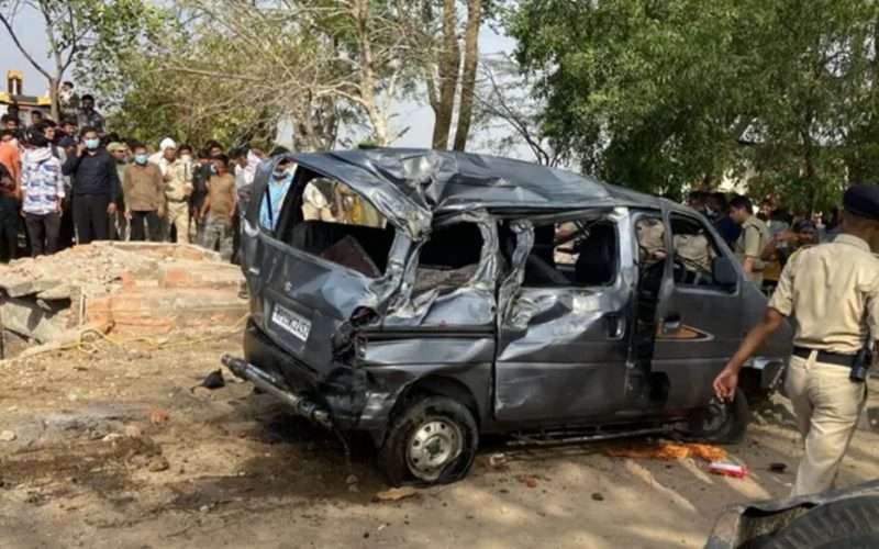 भारतको मध्य प्रदेशमा इनारमा गाडी खस्दा १२ जनाको ज्यान गयो