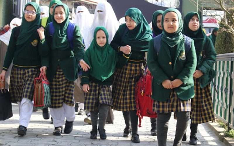 युद्धविरामपछि सामान्य हुदै श्रीनगर, विद्यालय खुल्दै\